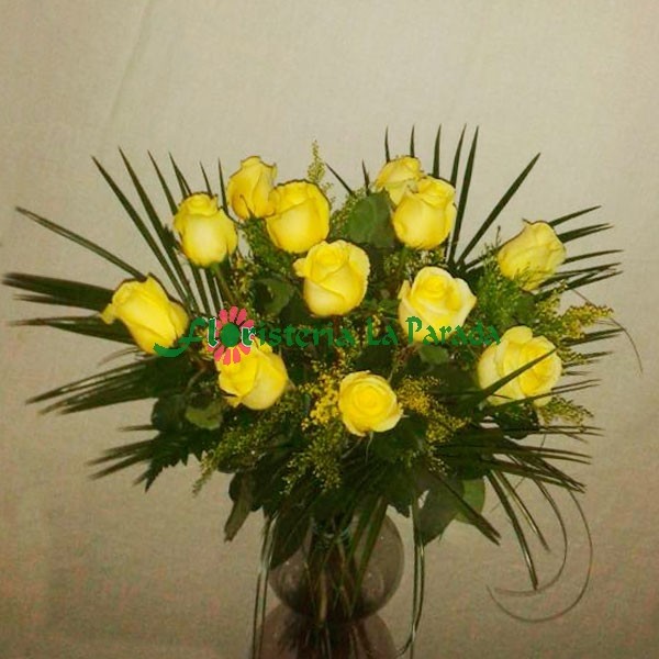 Ramo de 12 Rosas  Amarillas